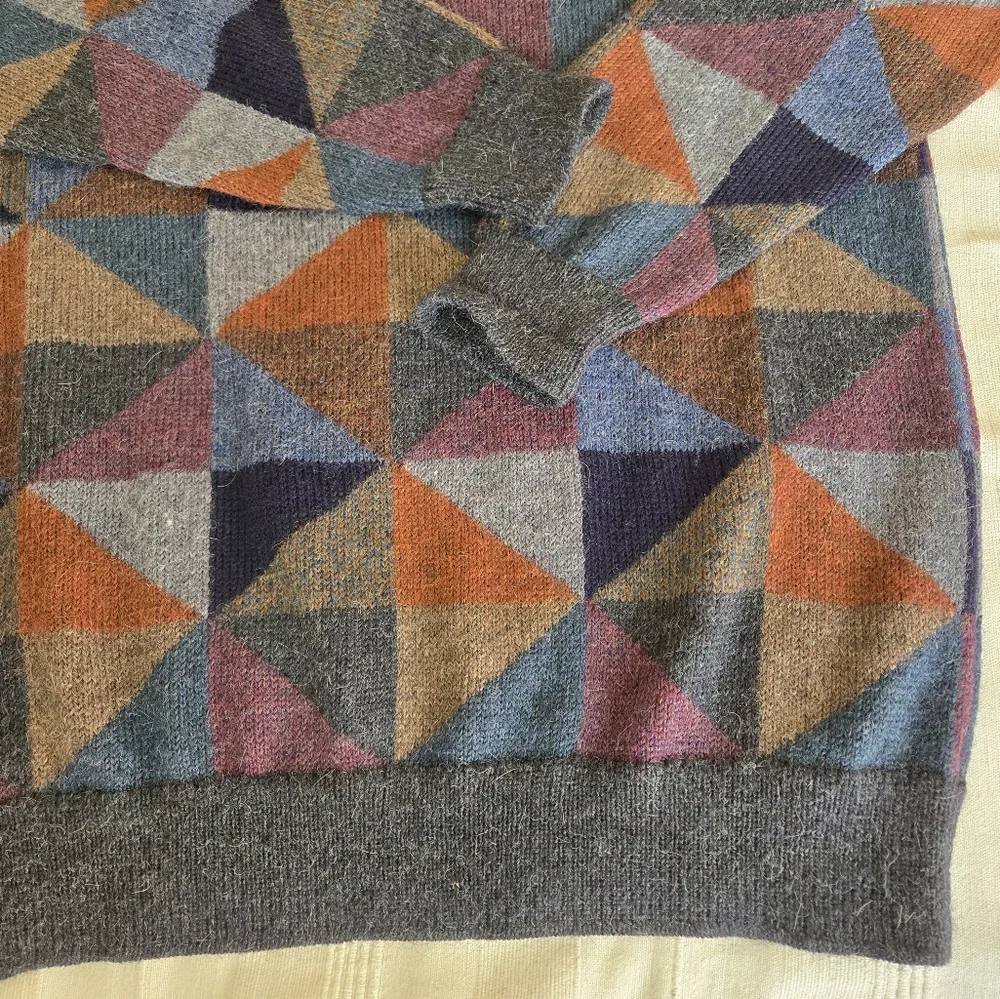 Paul Stuart soft patterned